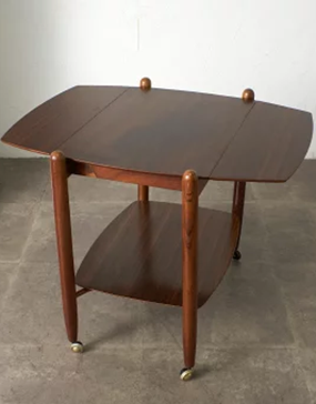 サイドテーブル