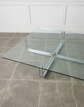  Gianfranco Frattiniローテーブル