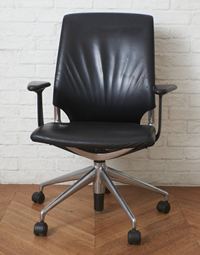 MEDA CHAIRメダチェア