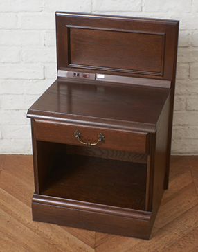 QUEENS LIFE ナイトテーブル