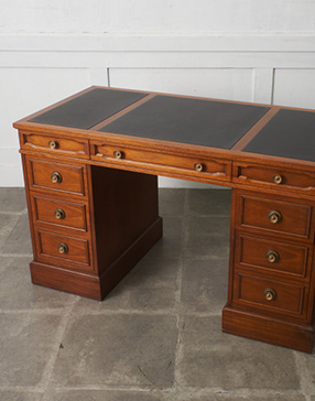 TRIUNE両袖デスク