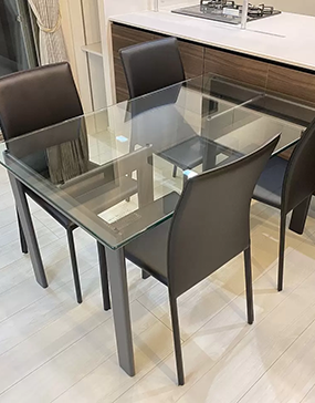 ガラスリビングテーブル